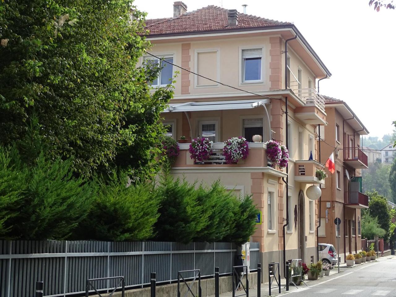 La Pajassa Bed and Breakfast Alba  Buitenkant foto