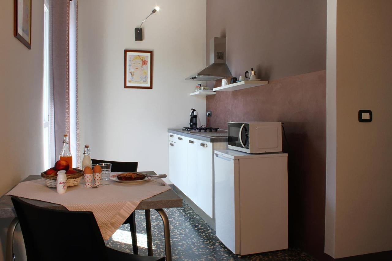 La Pajassa Bed and Breakfast Alba  Buitenkant foto
